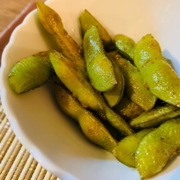 超簡単♪茹でて炒めるだけ!旨塩枝豆炒め!